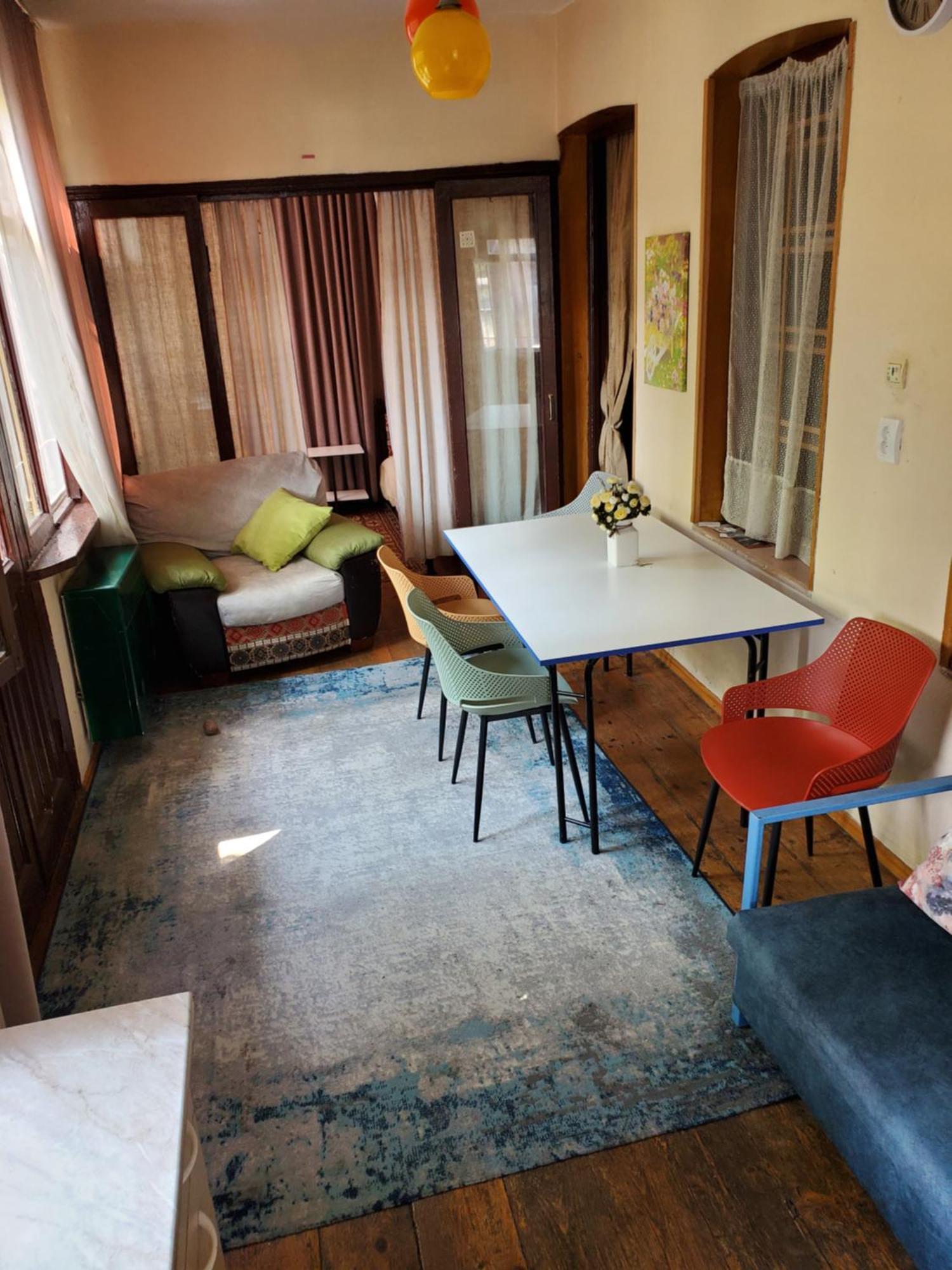 Уиут Ниниа Сад Apartment Tbilisi Exterior foto